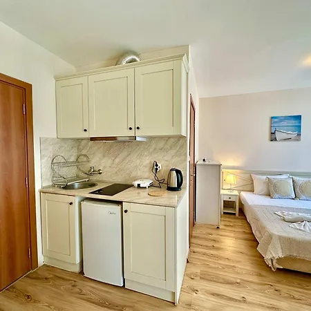 Cozy At Dawn Park Apartman